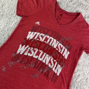 Wisconsin Badgers Shirt Womens Medium Red Short Sleeve Vneck Sequins Bucky UW